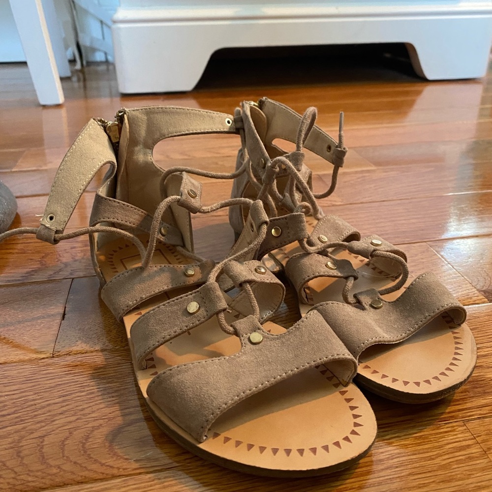 Dolce Vita Women’s Lace-Up Sandals